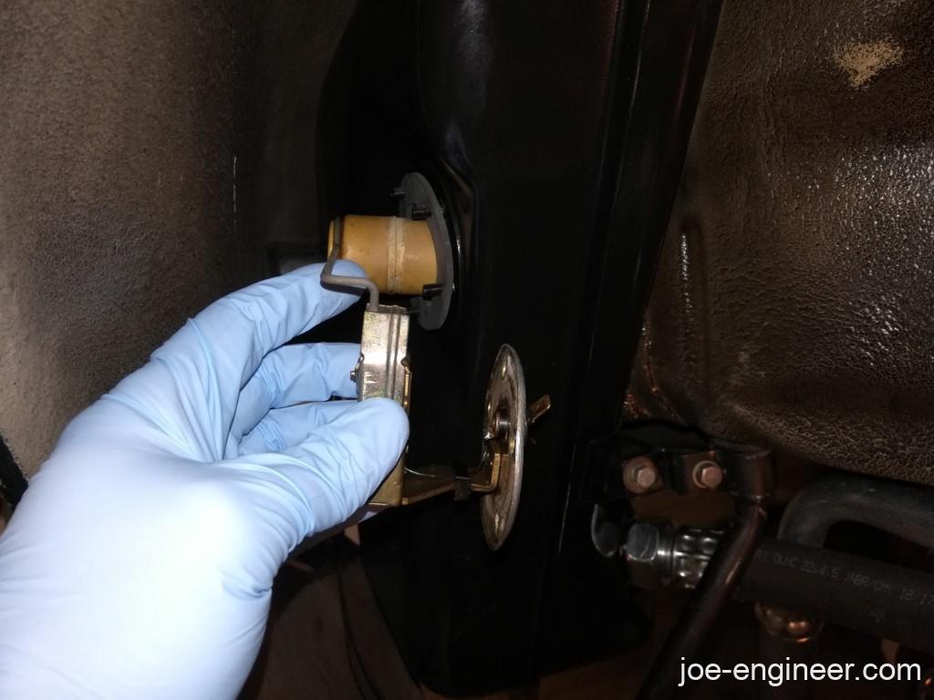 Porsche 911 Oil Tank Level Sensor Installation