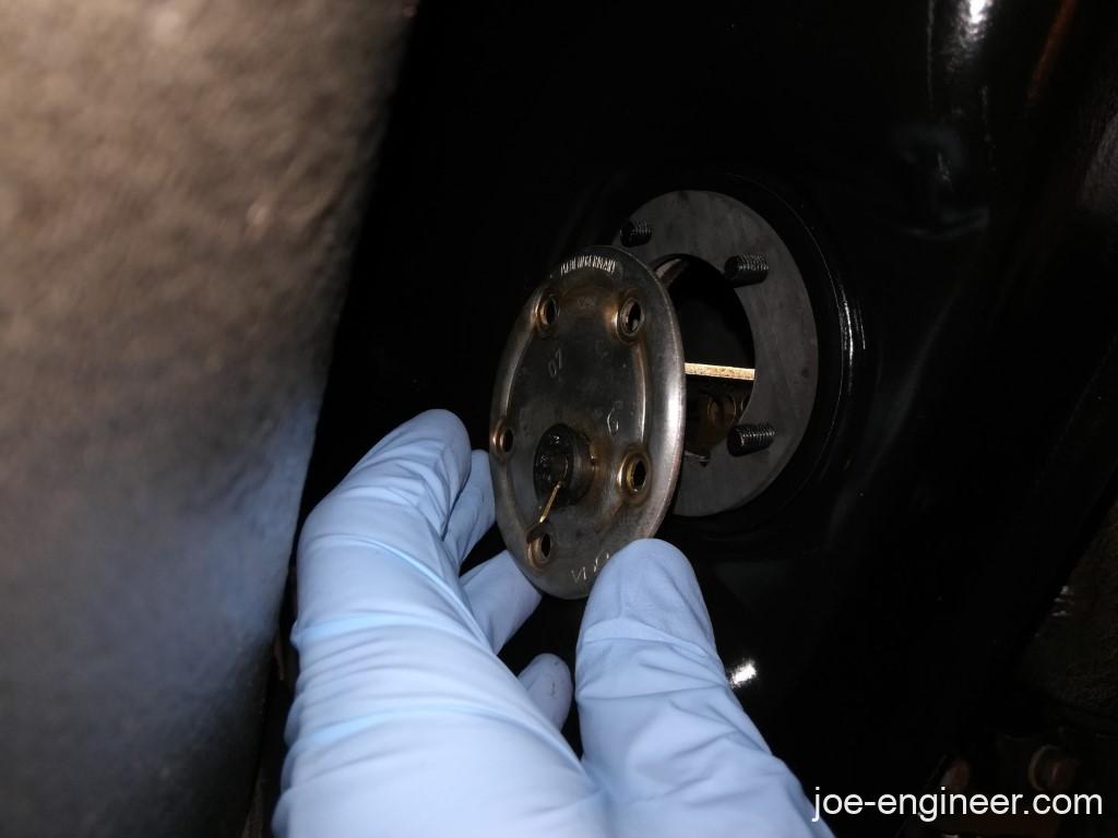 Porsche 911 Oil Tank Level Sensor Installation