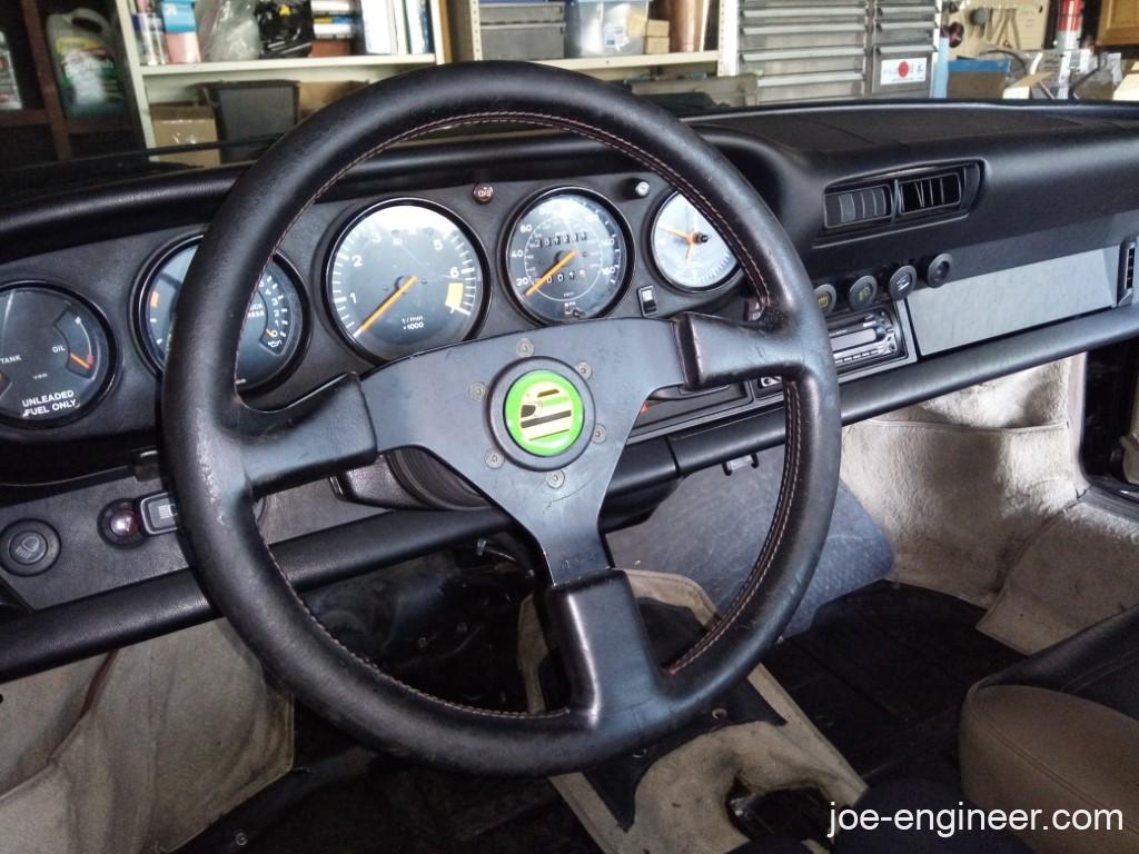 Momo V35 Steering Wheel in Porsche 911