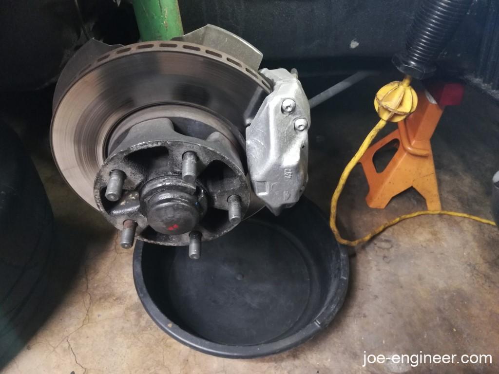 Air-cooled Porsche 911 Front Brake Calipers Rotors Replacement