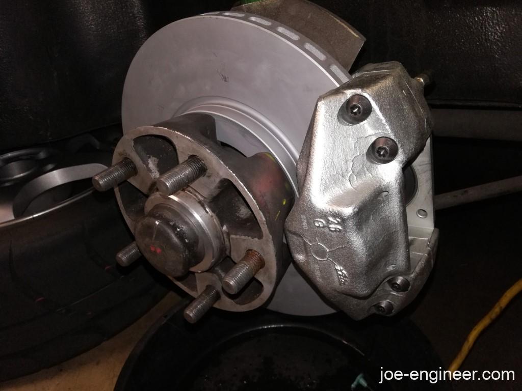 Air-cooled Porsche 911 Front Brake Calipers Rotors Replacement